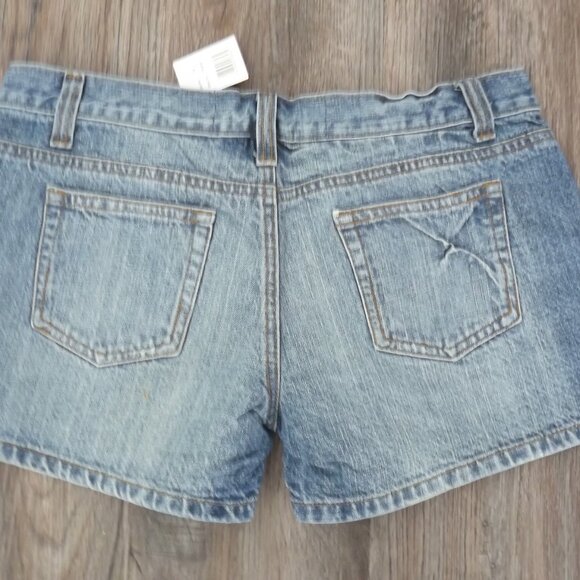 Women's Blue Denim Shorts, New with Tags, Sz. 28 - Picture 2 of 8